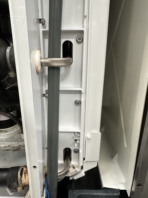 Clean ice machine